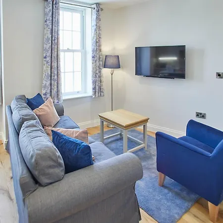 Host & - Flat Lemonade Apartment Whitby